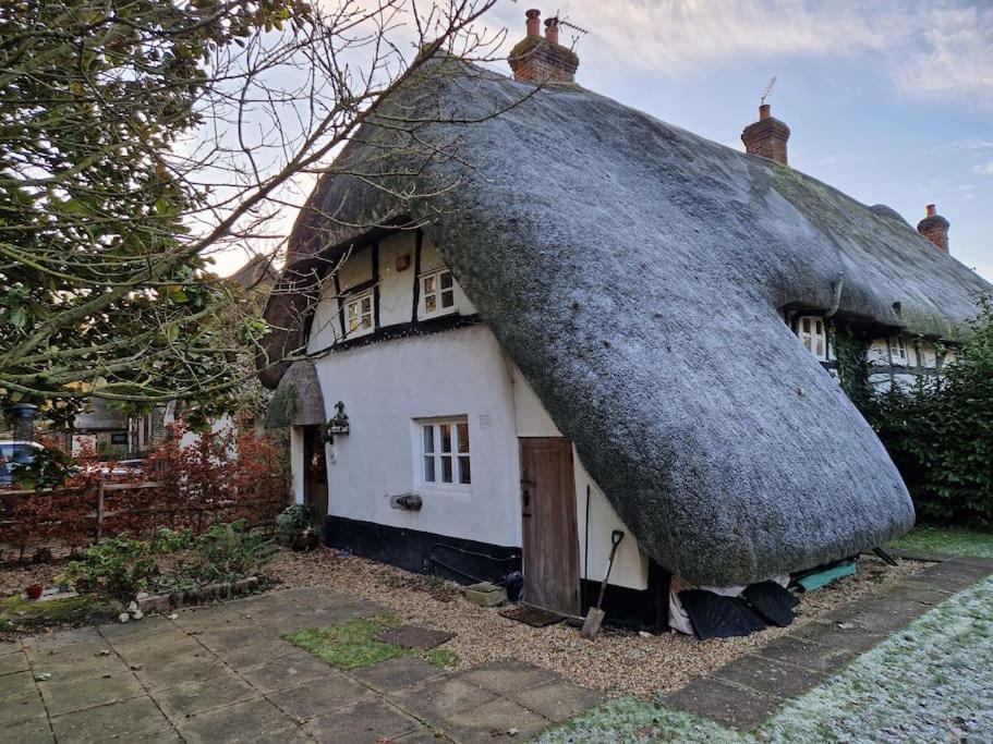 Delightful 3Bed Thatched Cottage Stockbridge  Extérieur photo